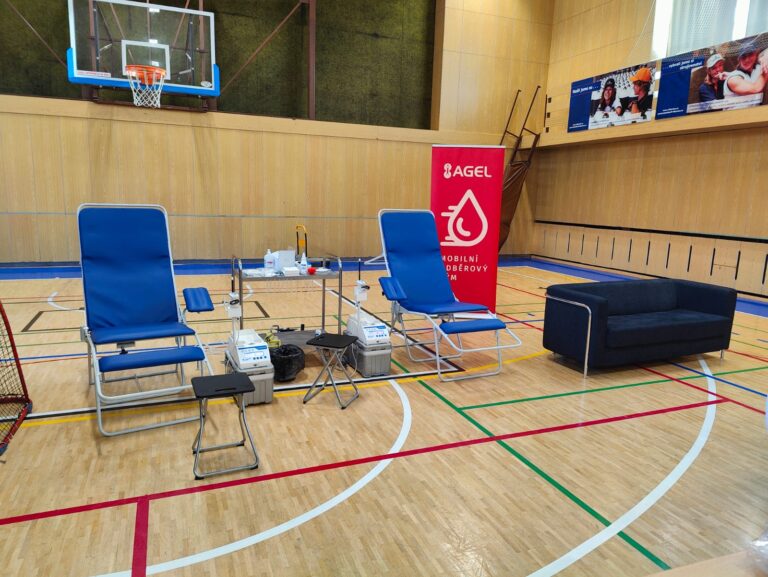 Podzimní mobilní odběr krve na gymnáziu