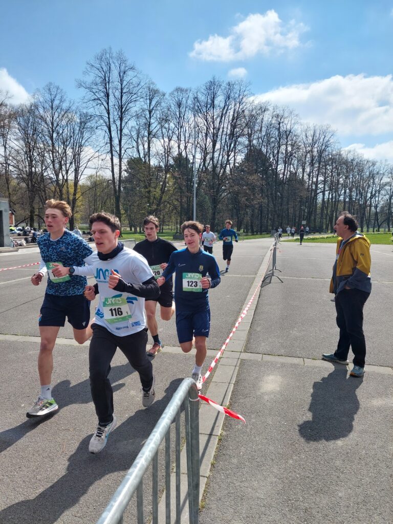 Juniorský maraton